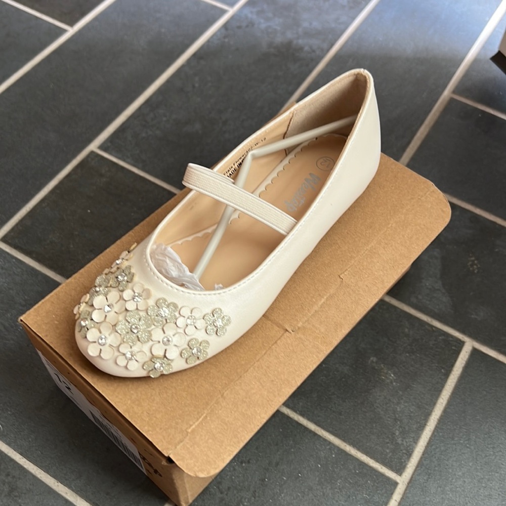 Girls dress shoes